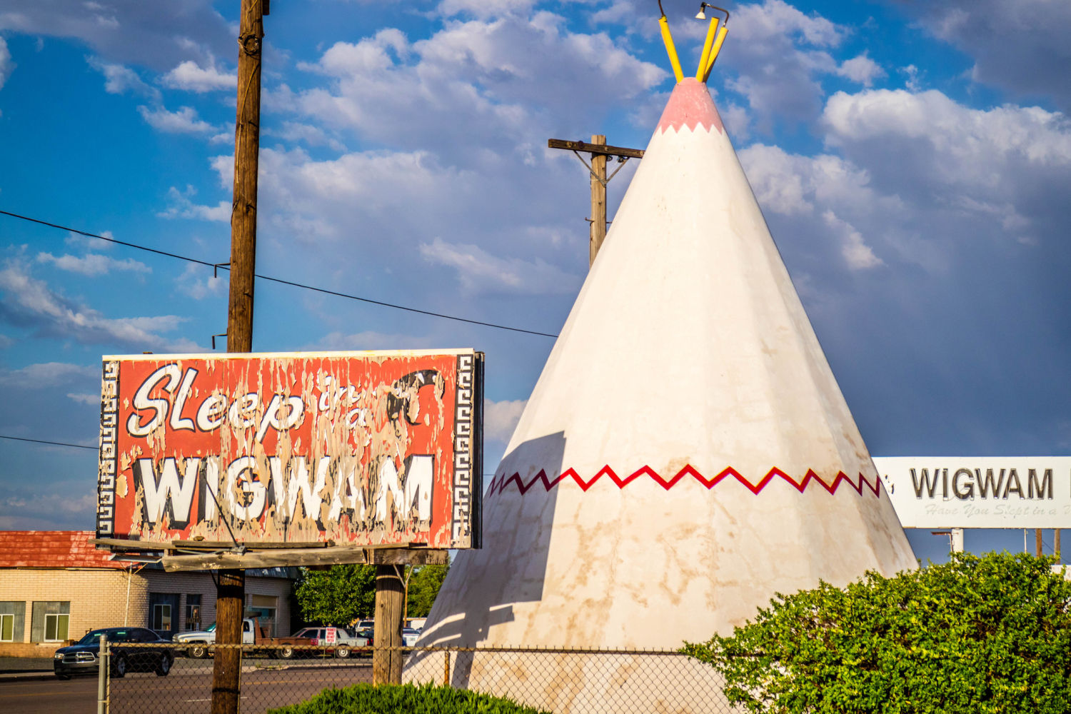 Wigwam Motel, Holbrook, (Arizona). Es uno de los moteles más populares de la ruta y uno de los que ha sobrevivido. Incluido en el Registro Nacional de Lugares Históricos, sus habitaciones en forma de tipi parecen sacadas del túnel del tiempo