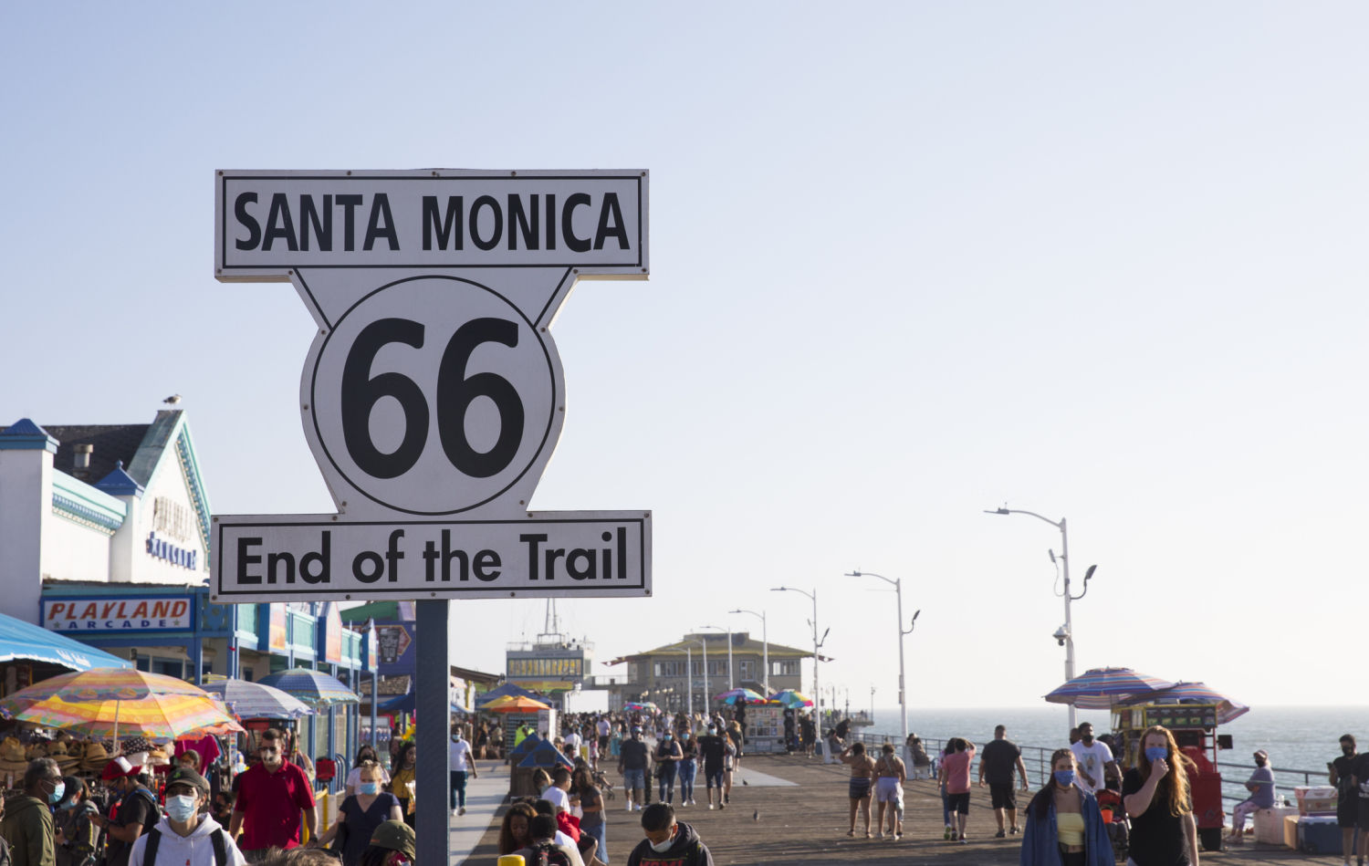 Muelle de Santa Mónica (California). El punto final de la histórica ruta, una ciudad costera al oeste de Los Ángeles, es un buen lugar para relajarse. Junto al muelle de madera hay el parque de atracciones de Pacific Park, una visita casi obligada
