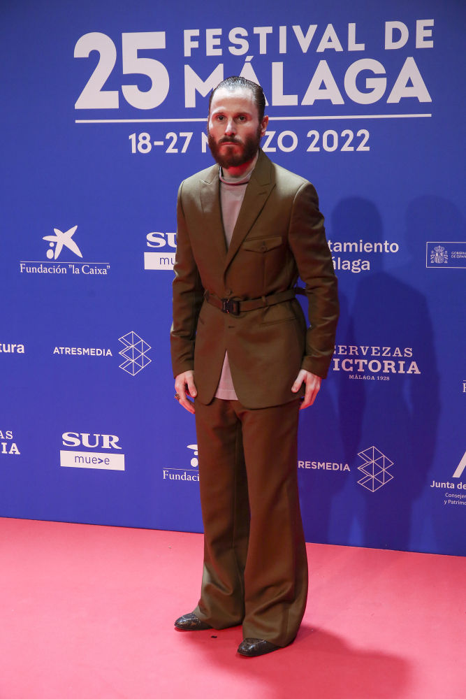 El actor Rubén Ochandiano con un traje firmado por Dior