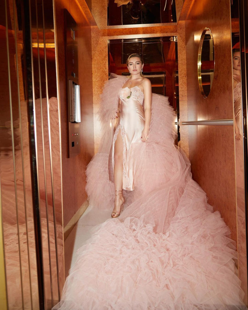 Pugh con un diseño de Rodarte