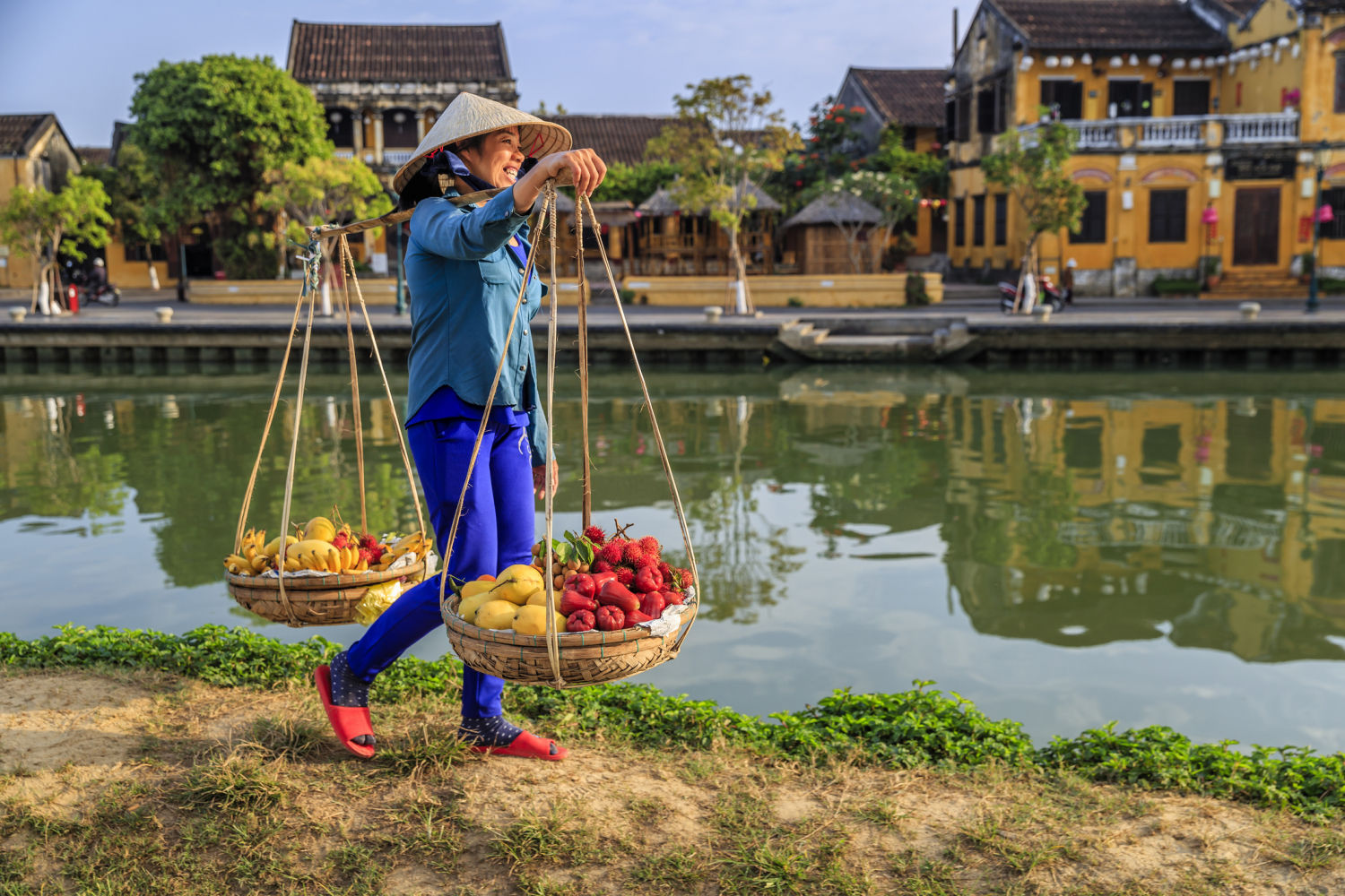2. HOI AN. Las influencias china, japonesa y francesa convierten esta pequeña localidad situada en la costa central, en la ciudad más bonita de Vietnam. Patrimonio de la humanidad, atesora un casco antiguo atravesado por canales muy bien conservado