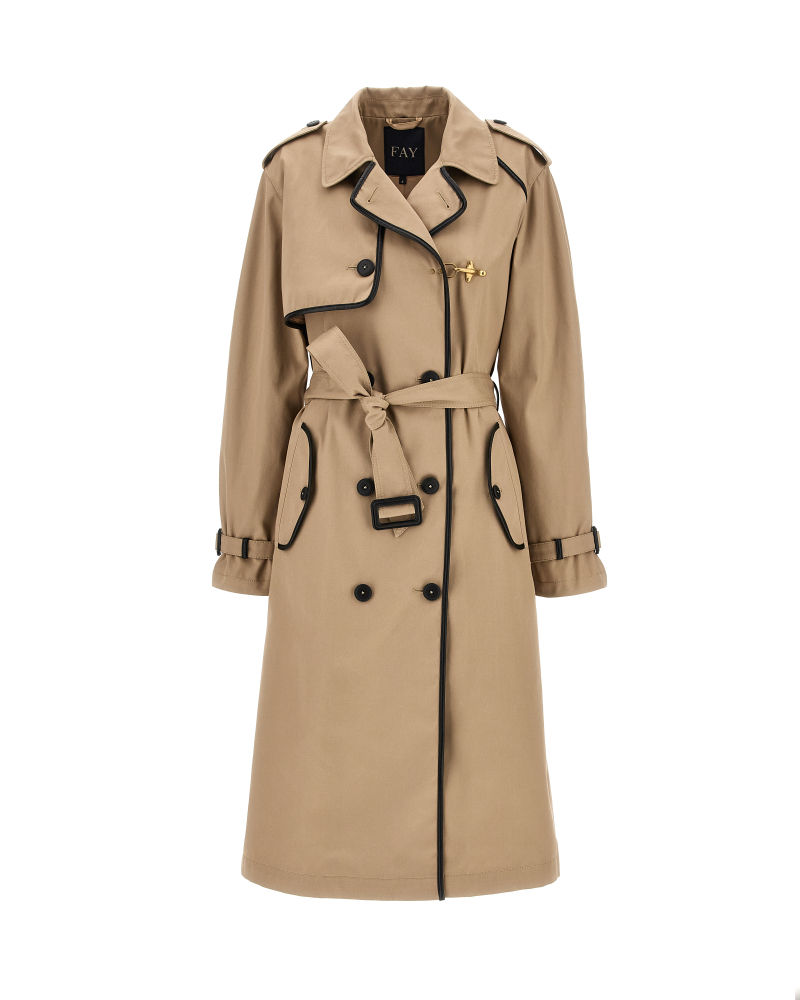 Esta nueva temporada Fay presenta la gabardina reinventada tanto para él como para ella, convirtiéndola en la prenda clave para el cambiante tiempo de finales de invierno y la primavera entrante.