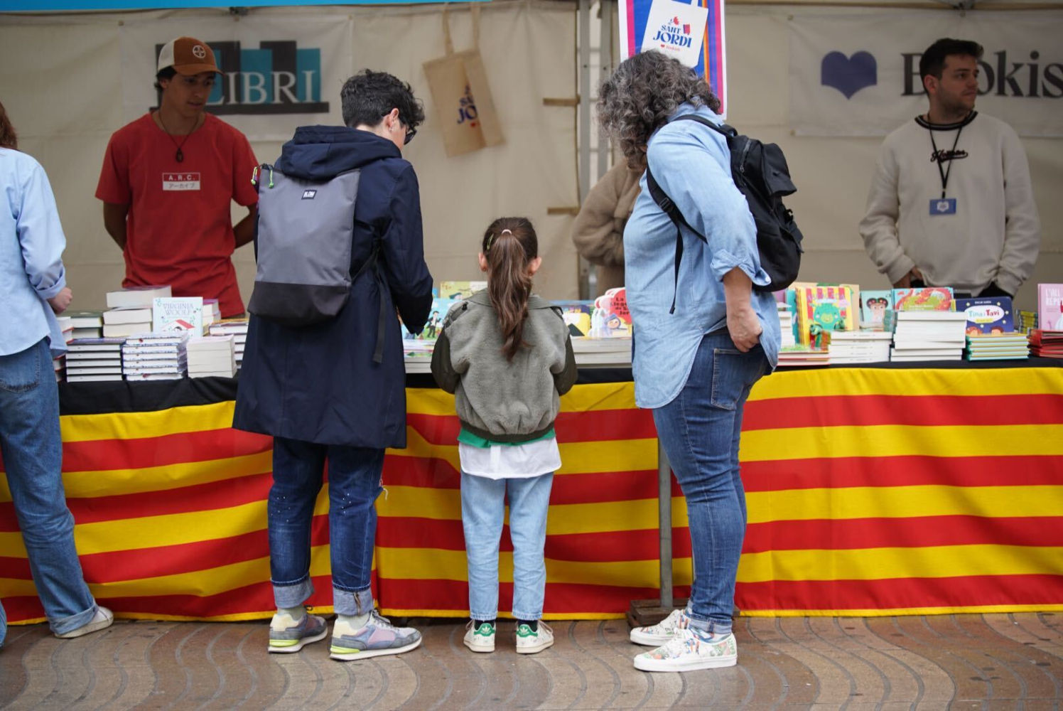 Una parada de libros en la Diada de Sant Jordi, en Barcelona