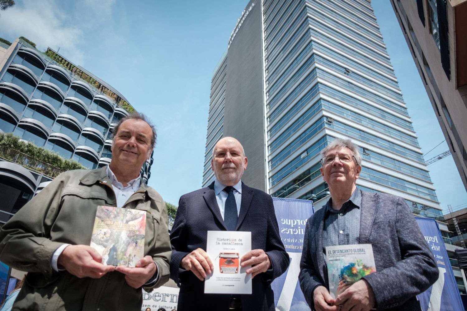 Autores de varios Libros de Vanguardia (desde la izq.): Xavier Mas de Xaxàs, Màrius Carol y Ramon Aymerich