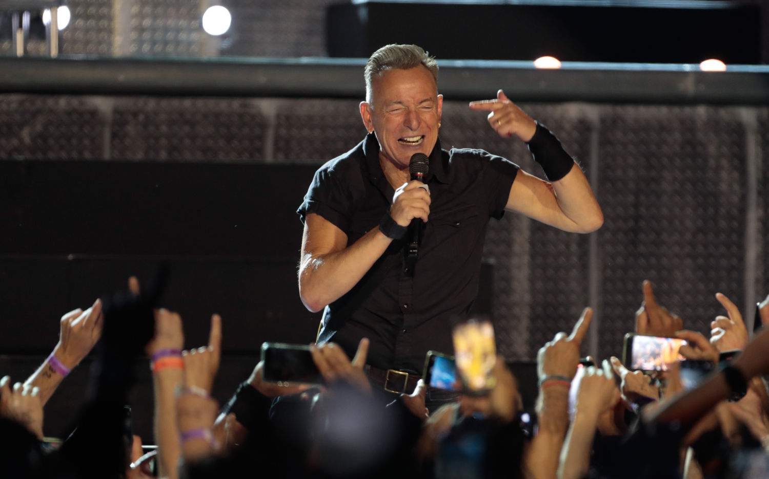 El 'Boss' en su concierto de anoche en Barcelona