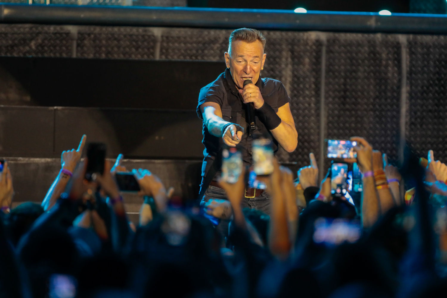 Bruce Springsteen ofreció casi tres horas de concierto