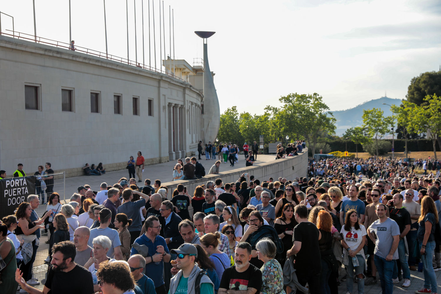 Ambiente a la entrada del concierto