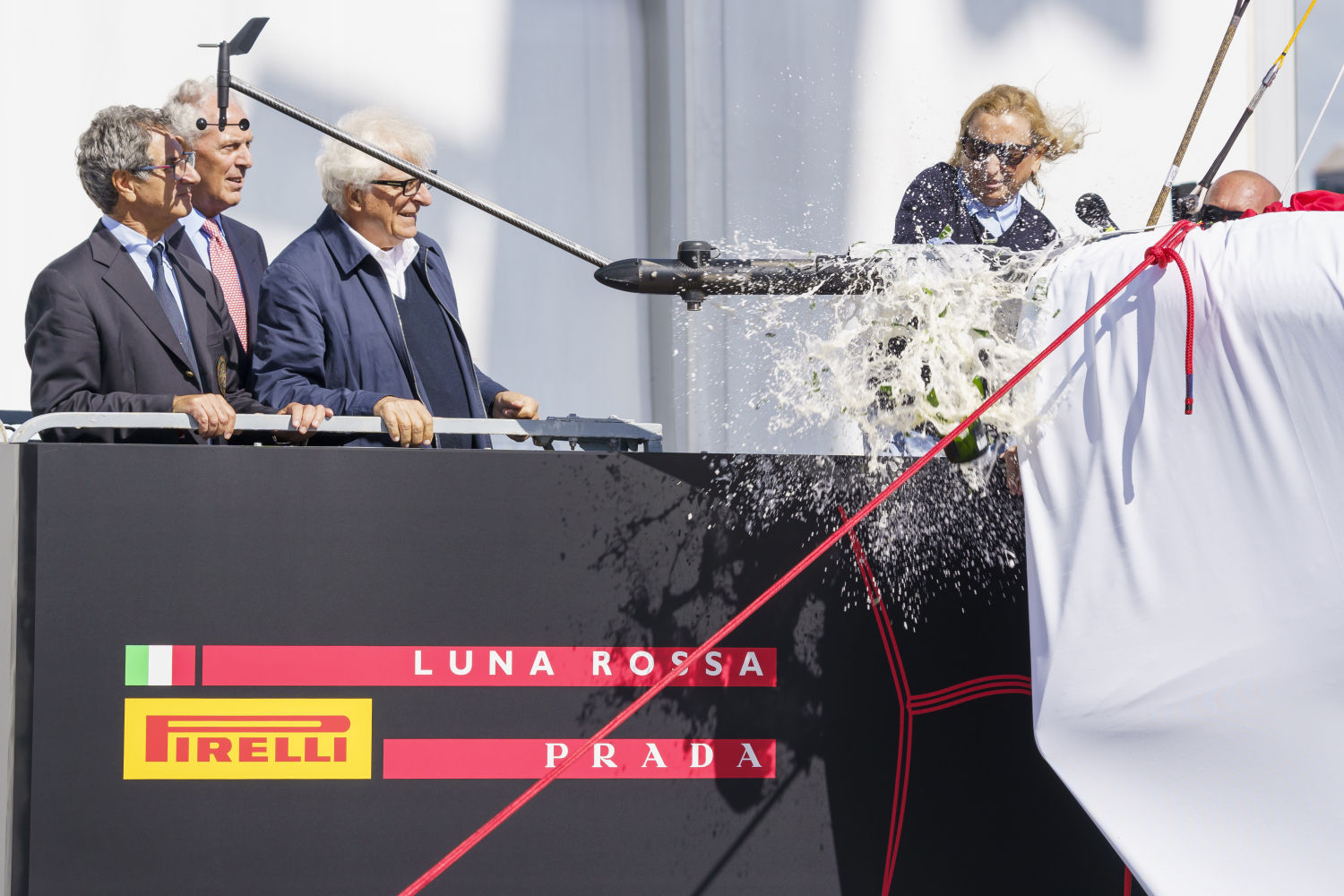 Botadura del 'Luna Rossa Challenge' en 1999