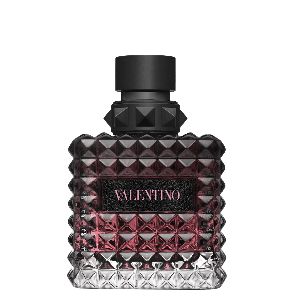 Como la luz que cambia sus colores a lo largo del día, en la Ciudad Eterna los aromas se declinan en tres perfumes muy couture de Valentino. Born in Roma Yellow Dream es la energía del amanecer, toda optimismo amarillo. Born in Roma Coral Fantasy recrea el atardecer anaranjado con una nota de kiwi. Born in Roma Intense es la recién llegada noche: más cálida y sensual para vestir la noche de vainilla, jazmín y resina benjuí. Deja huella. Todas tienen versión masculina.