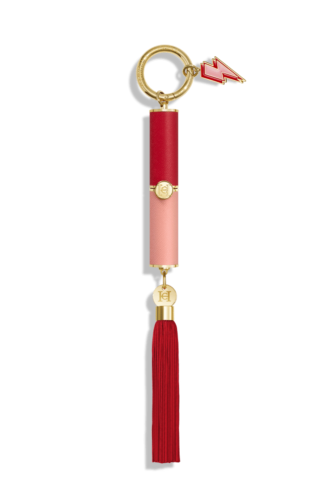 Un 160% más de brillo, más hidratación y una cobertura que aguanta hasta 12 horas. Las barras de labios Good Girl Maxi Glaze lo tienen todo para gustar: 11 tonos con diseño personalizable en rosa y rojo o azul y negro