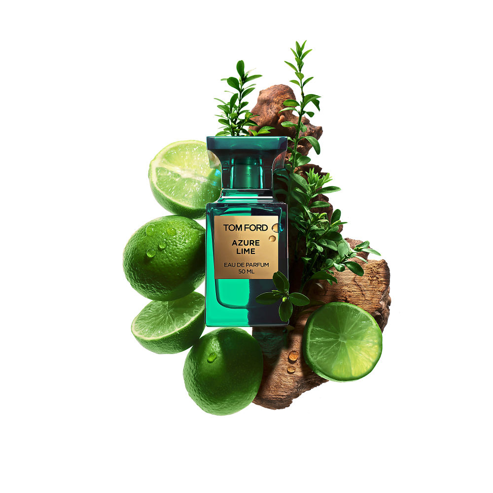 El perfume del verano tiende a ser fresco y relajado. Fácil de llevar cerca del mar con linos y caftanes. Un acorde de infusión de agua de lima, aromas verdes y sándalo es un cóctel olfativo de estío infalible. Azure Lime. Private Blend, de Tom Ford