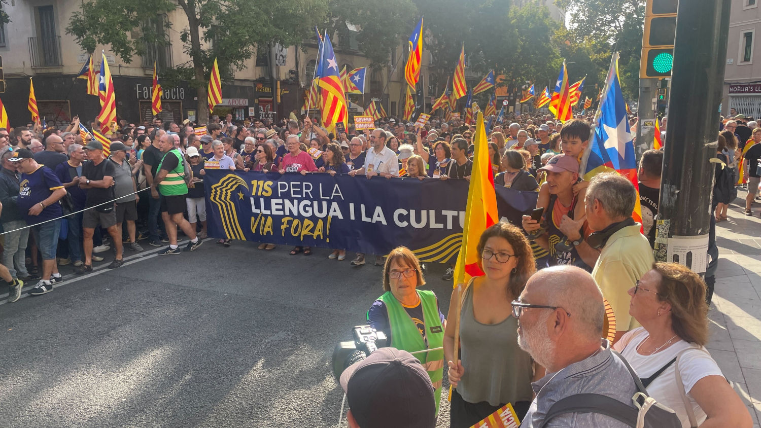 Una de las cabeceras de la manifestación de la Diada en Barcelona