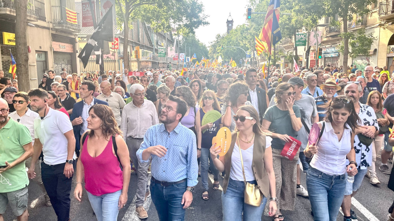 Pere Aragonès y miembros de ERC en la manifestación de la Diada