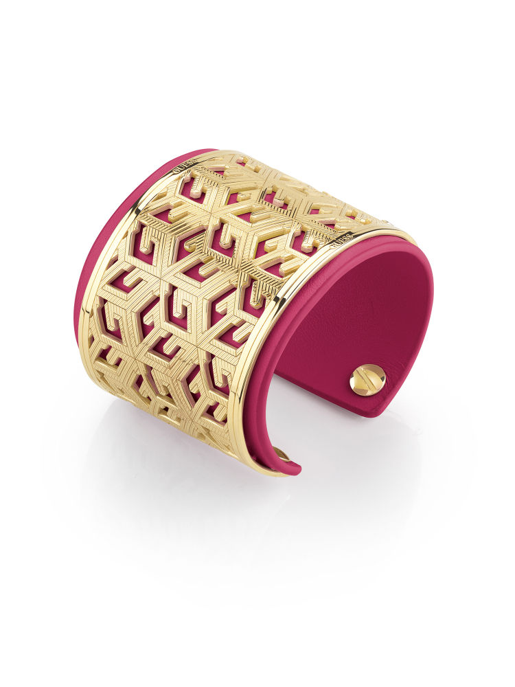 La nueva colección de joyería femenina de Guess se expresa en cuatro ambientes únicos y exclusivos. Meticulosamente elaboradas, sus joyas están fabricadas principalmente en 
resistente acero inoxidable hipoalergénico de alta calidad