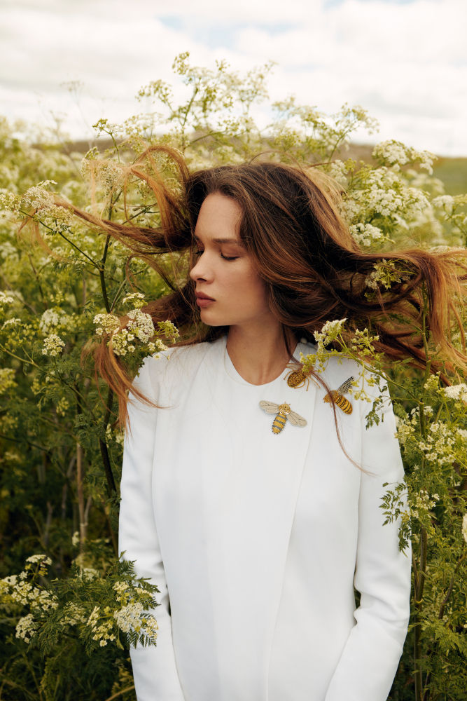 Elaboraciones minuciosas y preciosistas de Artesanía del Bordado que visten imágenes religiosas, pero también los estilismos más contemporáneos