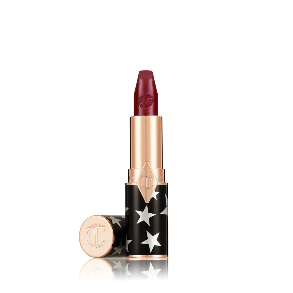 Elton John y el glam rock inspiran la edición limitada del maquillaje de Charlotte Tilbury para Navidad. Los Rock Lips tienen el punto discotequero que levanta cualquier noche