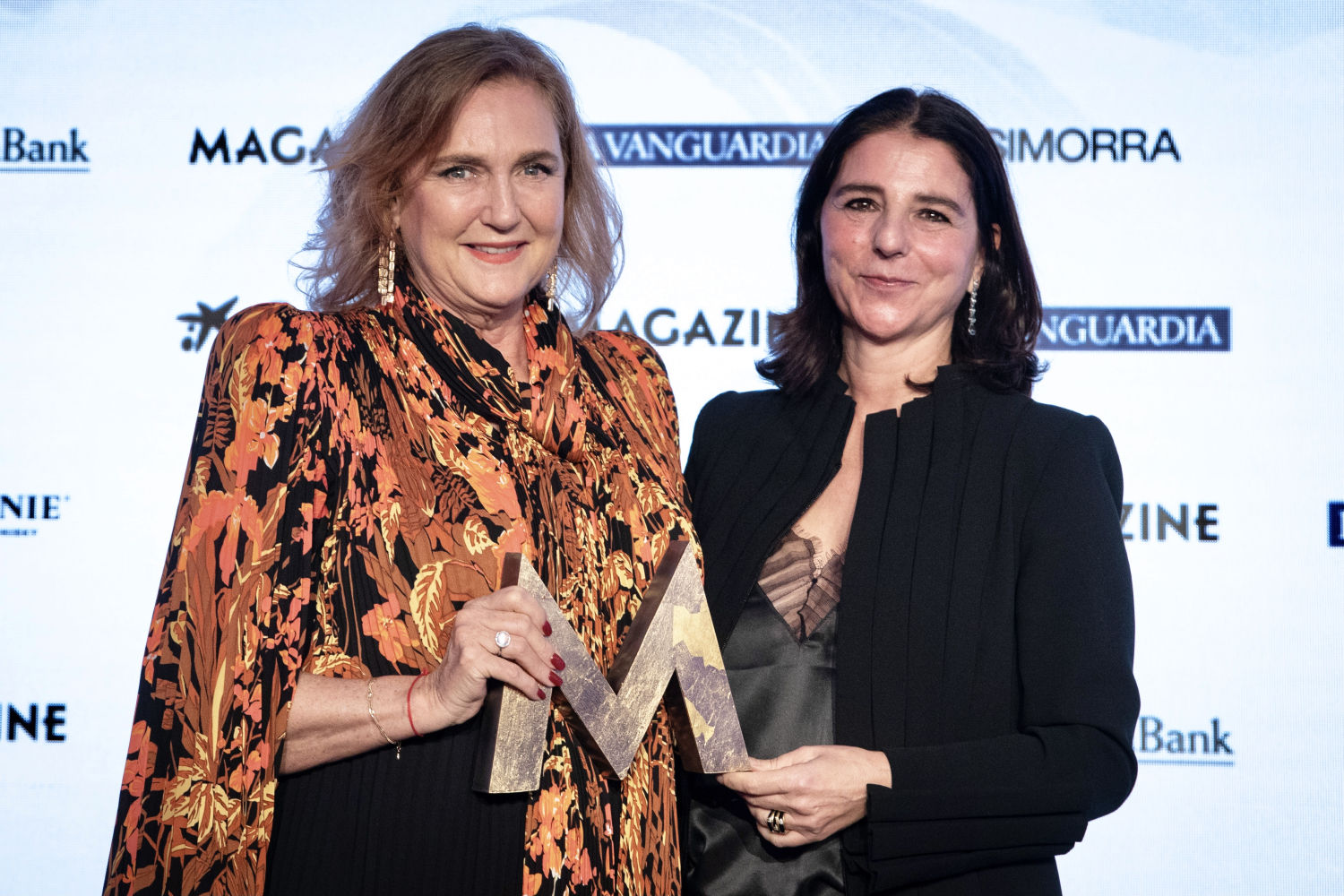 FUNDACIÓN DE ARTE TBA21 de Francesca Thyssen- Ana Godó, directora de Libros de Vanguardia y ‘Vanguardia Dossier’, entrega a la mecenas Francesca Thyssen-Bornemisza