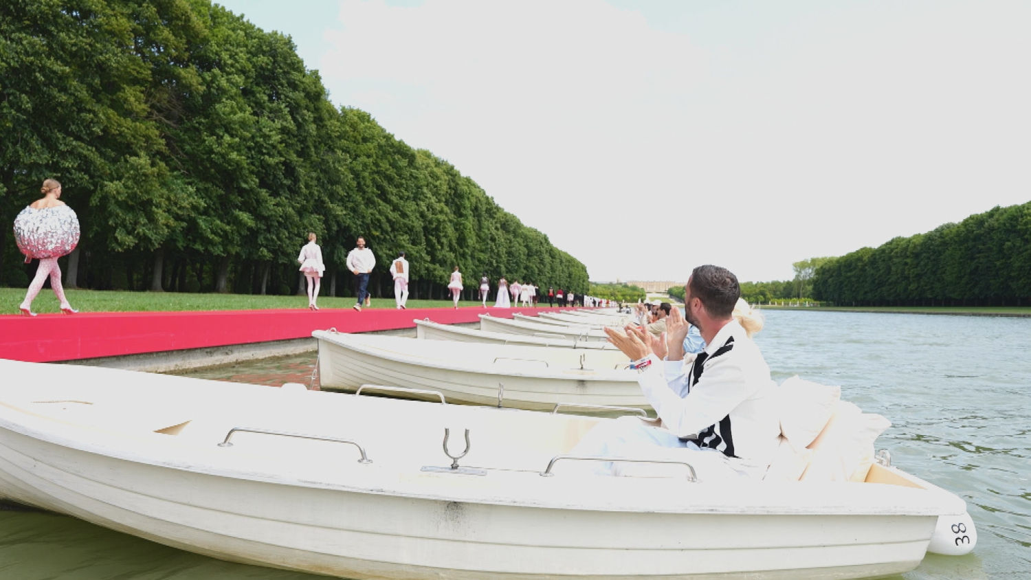 El Festival Morit Feed Dog, del 20 al 24 de marzo, lleva a la gran pantalla el documental de Loïc Prigent sobre la visión del diseñador Simone Porte Jacquemus