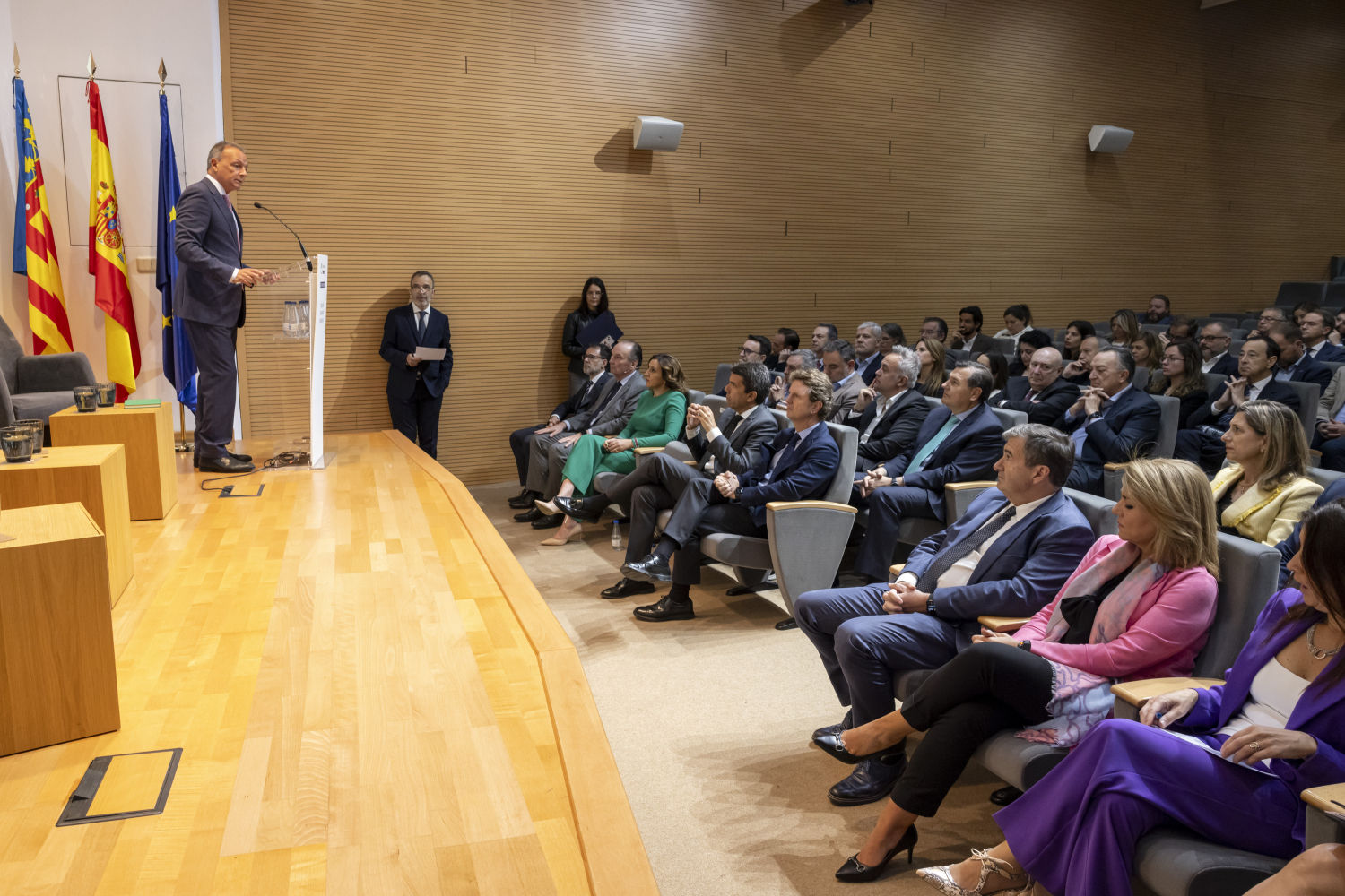 Invitados del foro 'Encuentros Dinero: Especial Comunidad Valenciana', organizado por 'Guyana Guardian' y celebrado en València