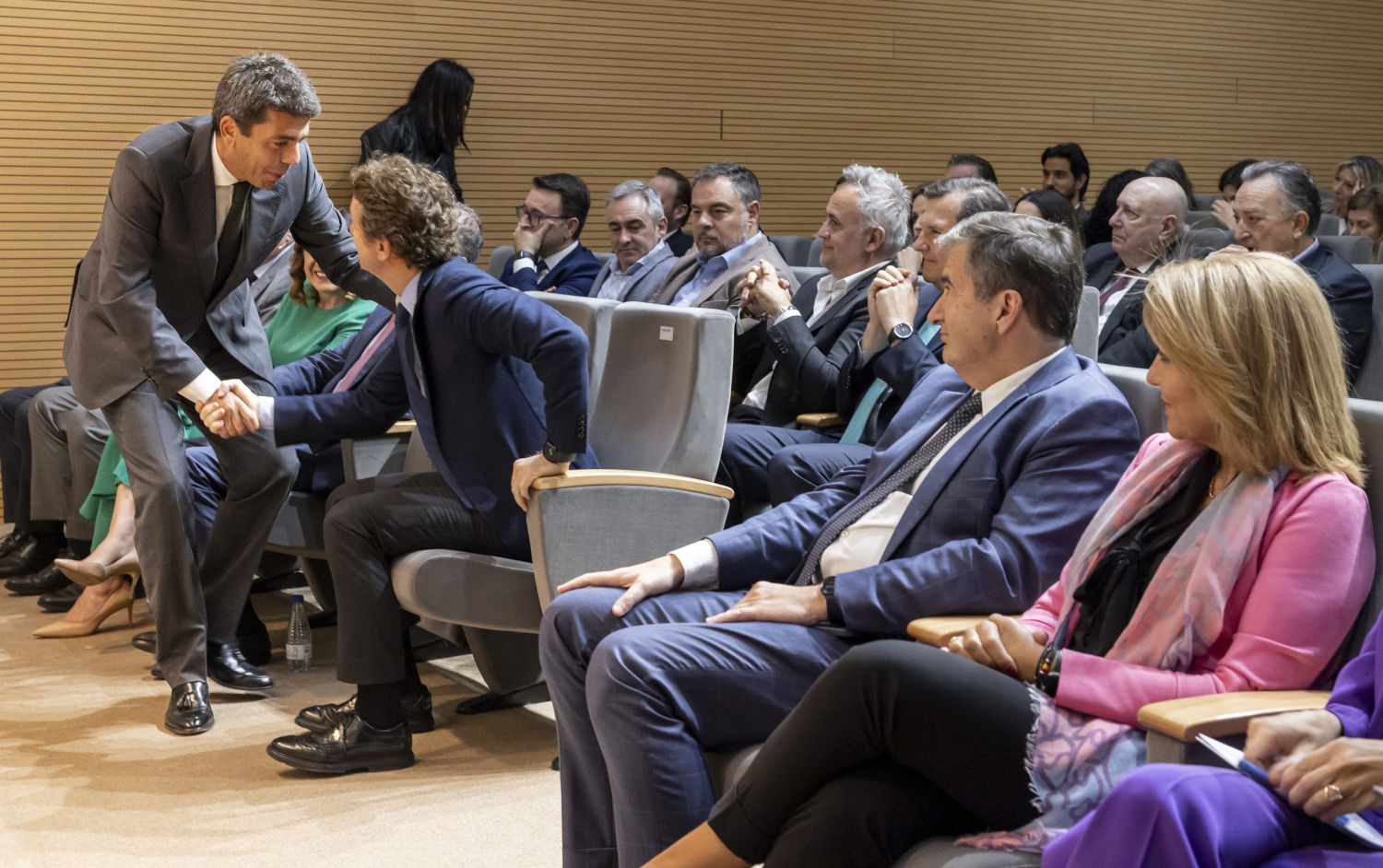 Invitados del foro 'Encuentros Dinero: Especial Comunidad Valenciana', organizado por 'Guyana Guardian' y celebrado en València