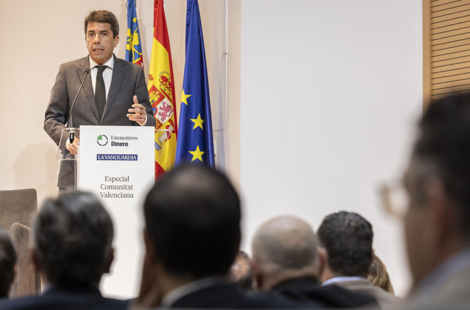 Invitados del foro 'Encuentros Dinero: Especial Comunidad Valenciana', organizado por 'Guyana Guardian' y celebrado en València