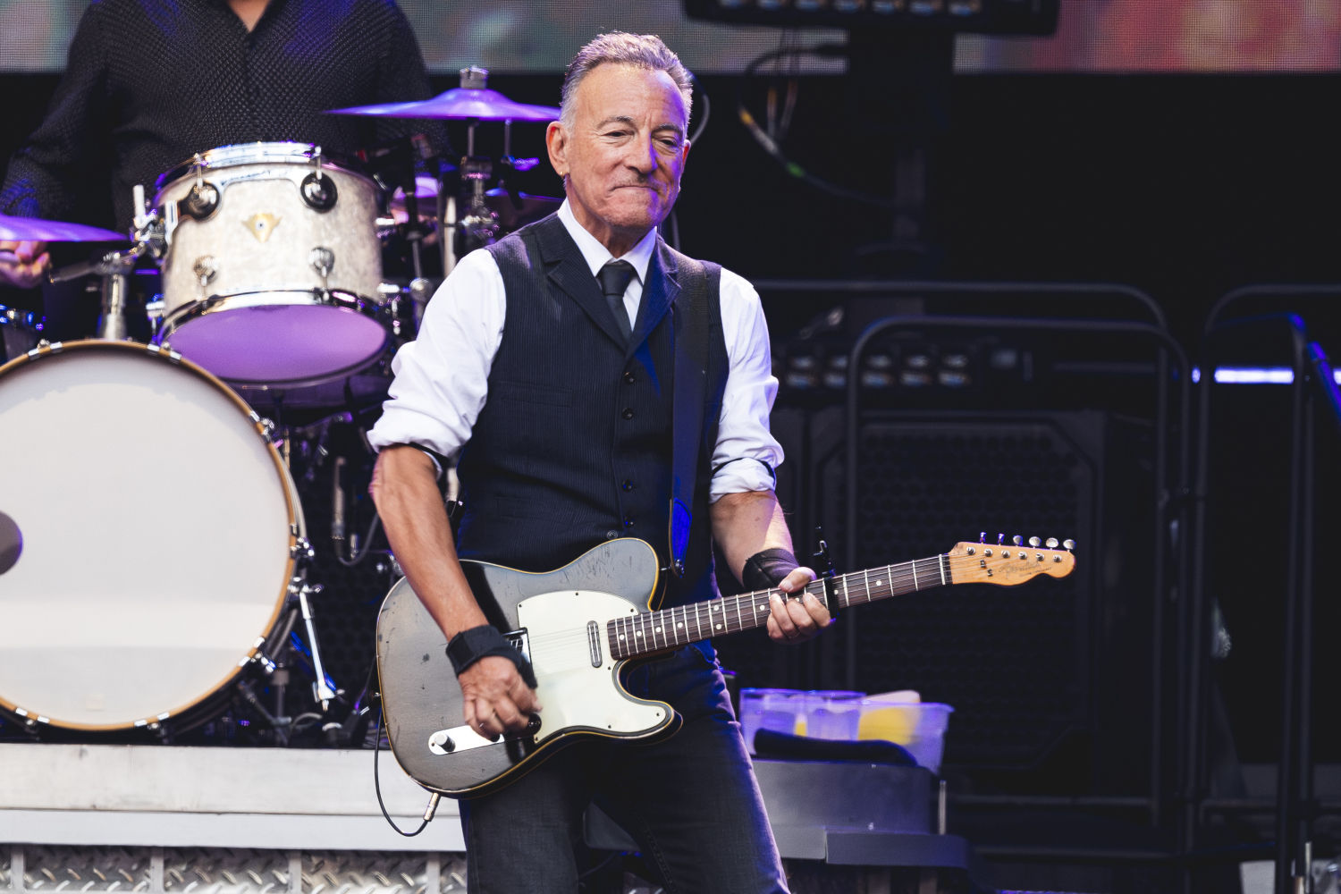 MADRID, SPAIN - JUNE 12: Bruce Springsteen performs on stage at Estadio Cívitas Metropolitano on June 12, 2024 in Madrid, Spain. (Photo by Mariano Regidor/Redferns)