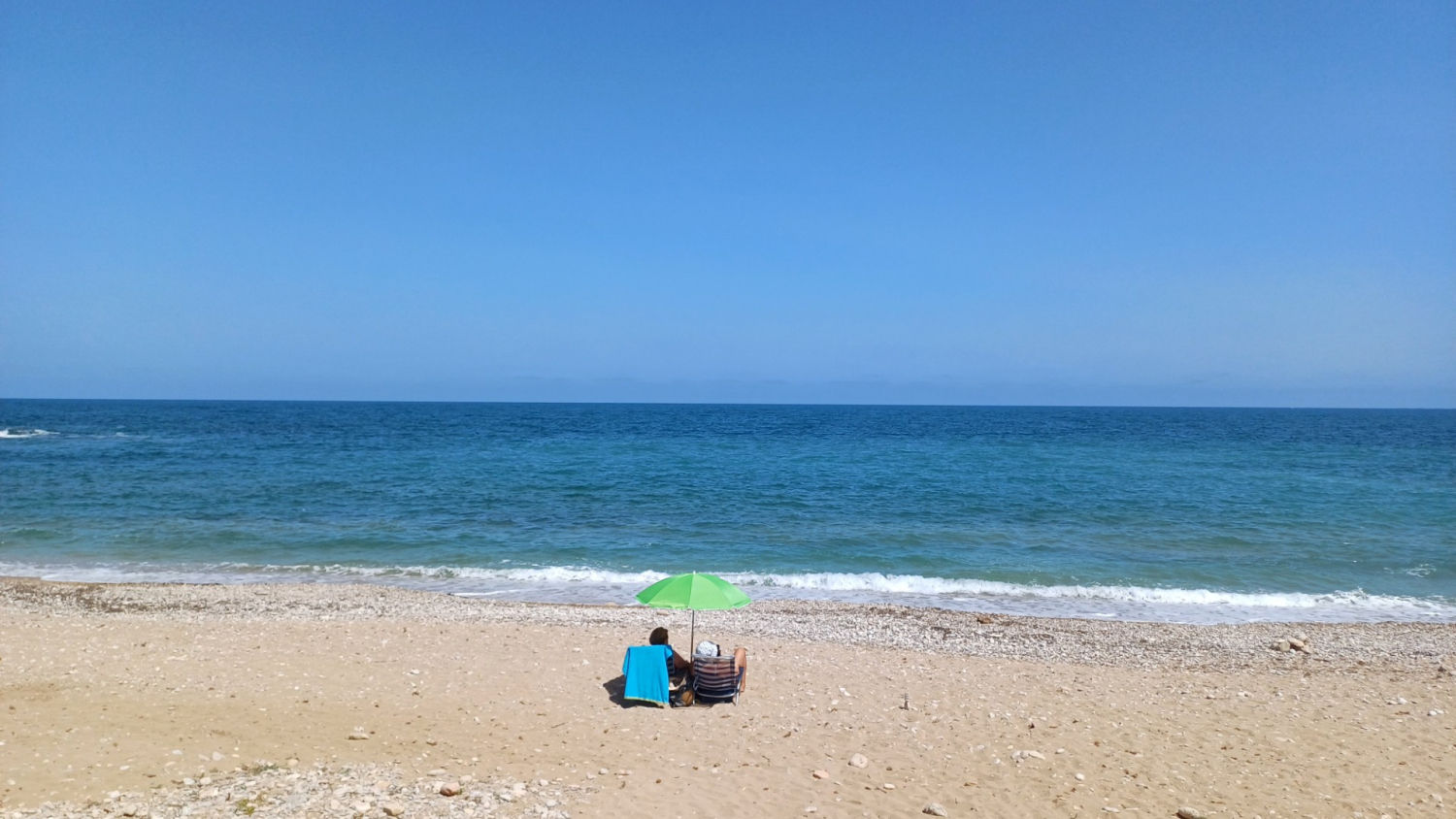 Sin aglomeraciones de bañistas en L'Ametlla de Mar.