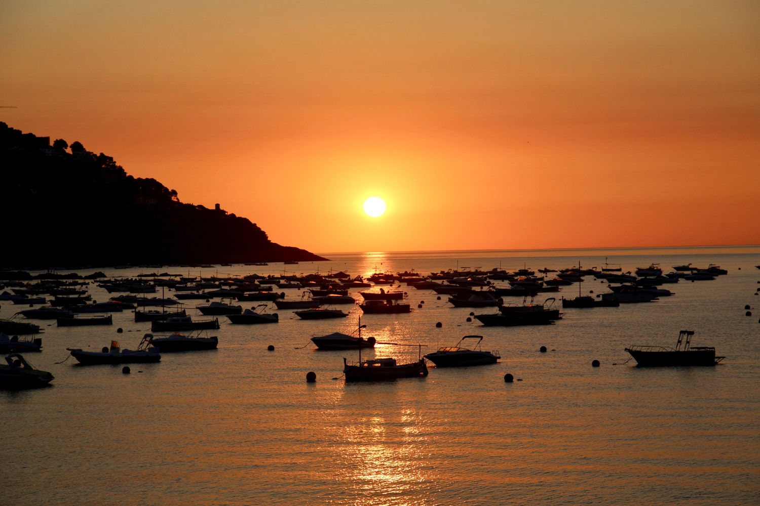 Amanecer de verano en Calella de Palafrugell.