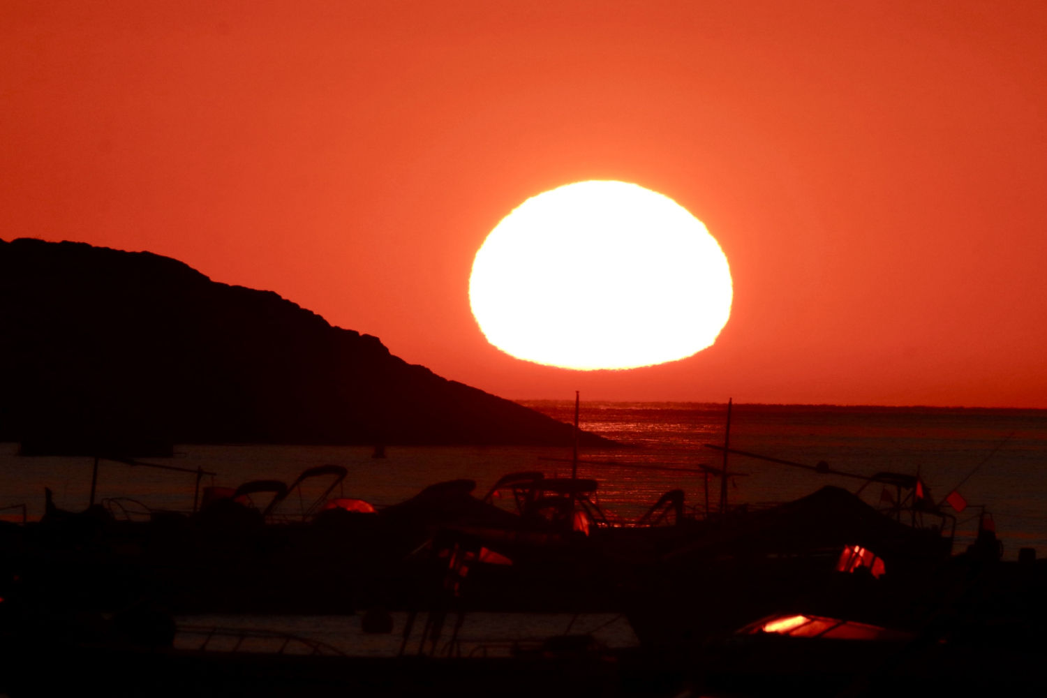 Sol deformado en Calella de Palafrugell.
