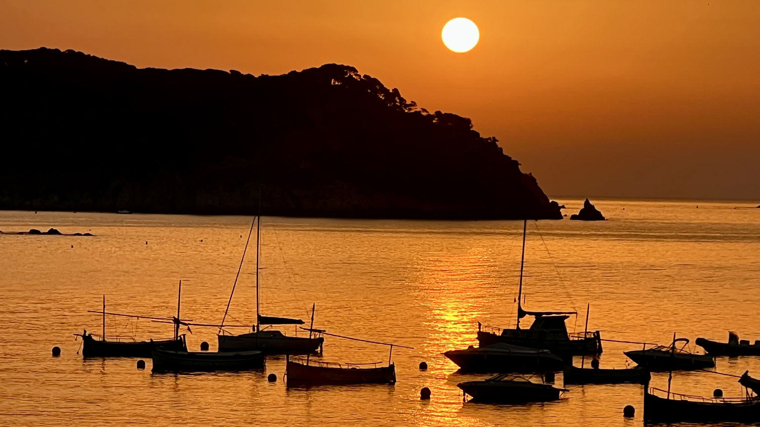 Amanecer veraniego en la Fosca.