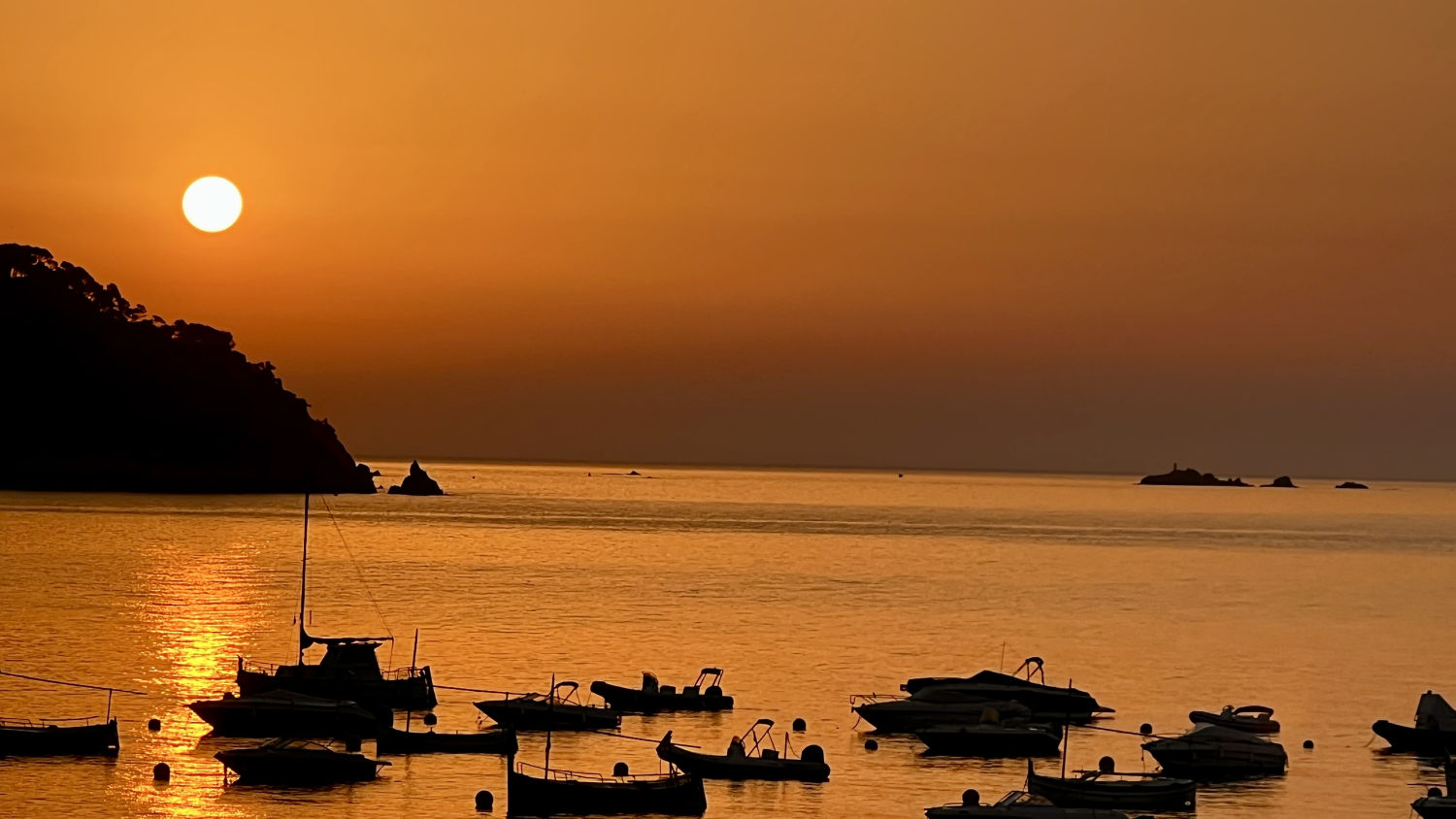 La salida del sol sosegada en la Fosca.