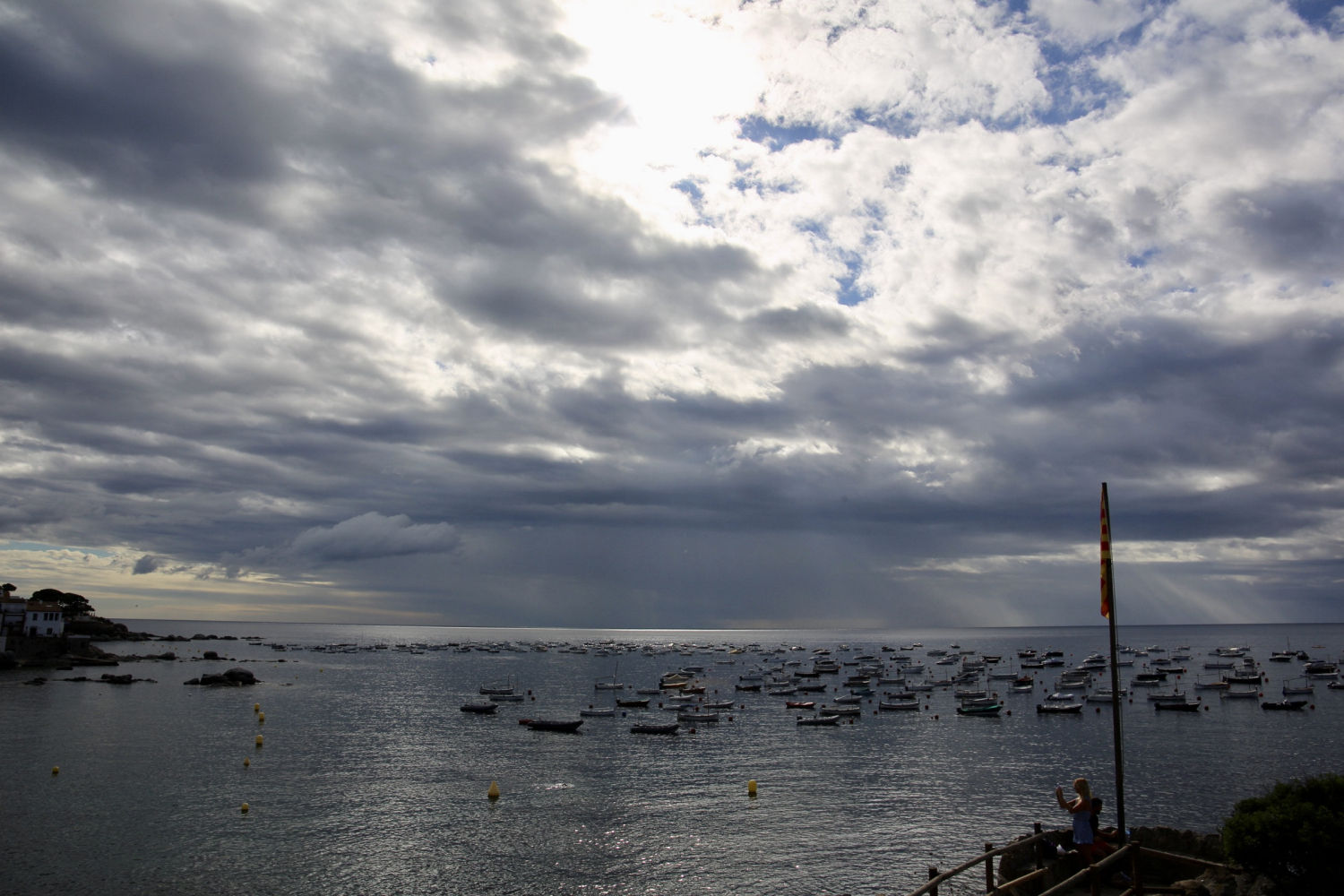 Tormenta mar adentro frente a Calella de Palafrugell.