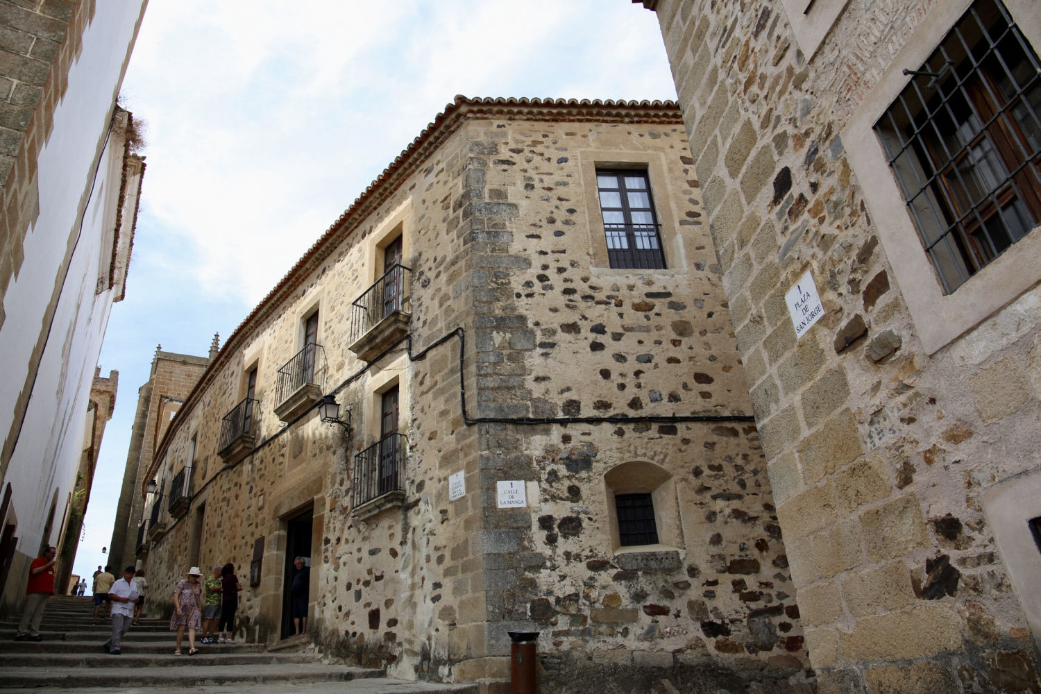 Paseo por el casco viejo de Cáceres.