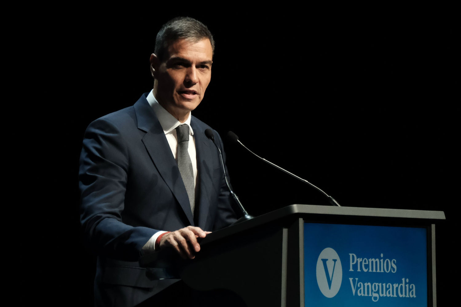 El presidente del Gobierno, Pedro Sánchez, en la gala de los premios Vanguardia 2024 en el Palau de Congressos de Catalunya, Barcelona 30 de septiembre