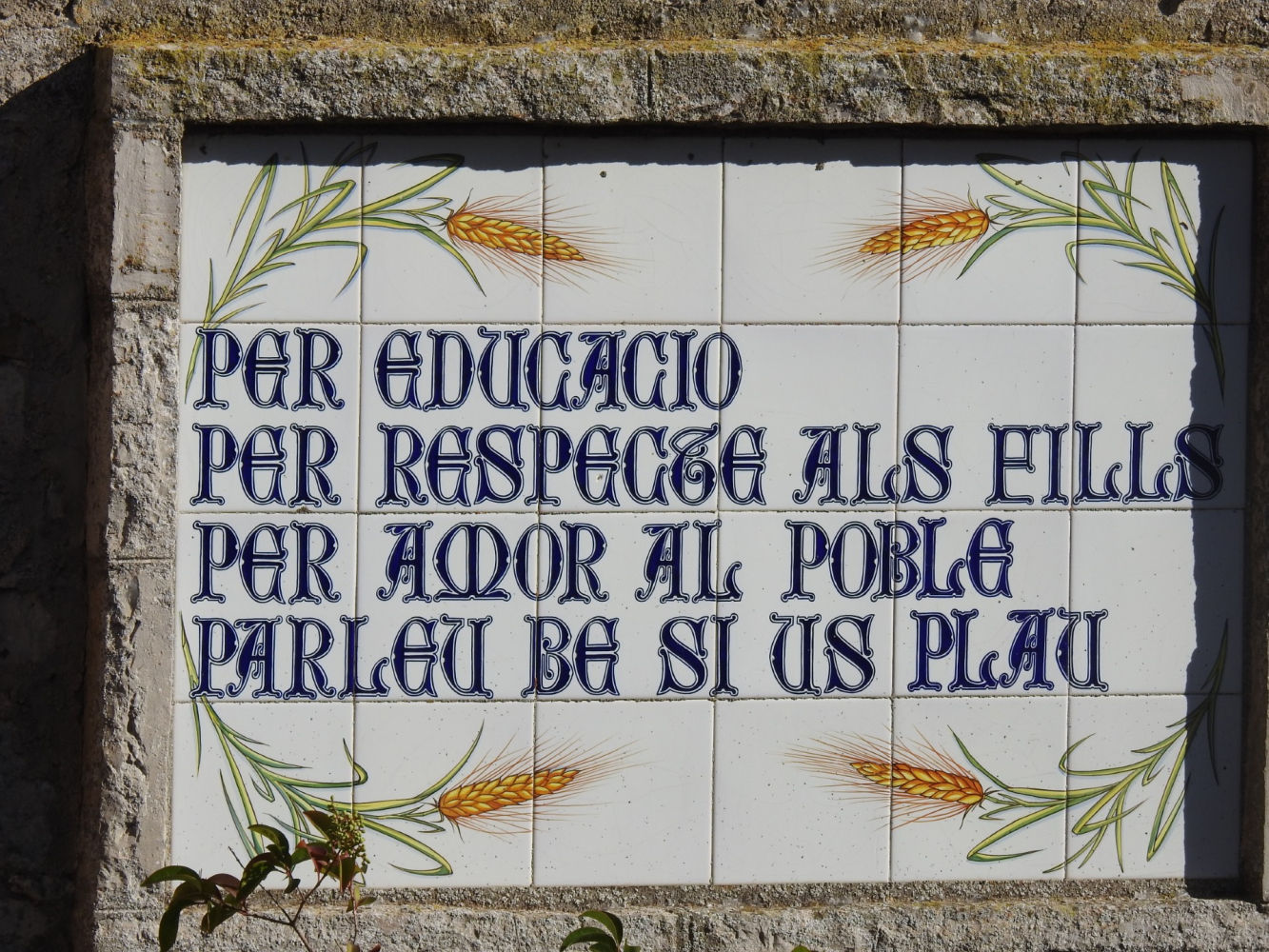 Curioso escrito pidiendo hablar 