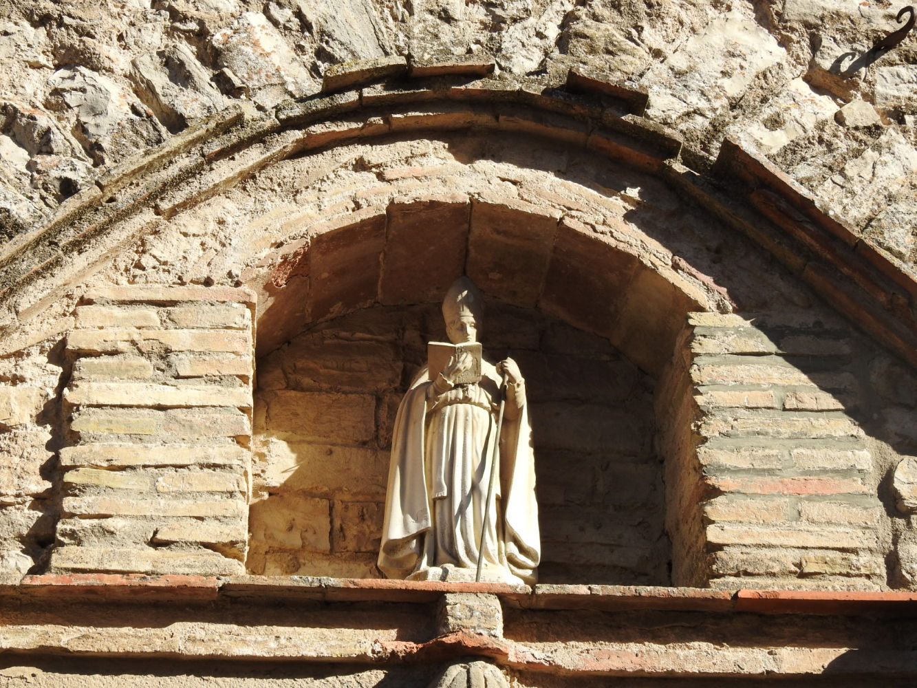 Escultura de Sant Martí en la iglesia de La Tallada.