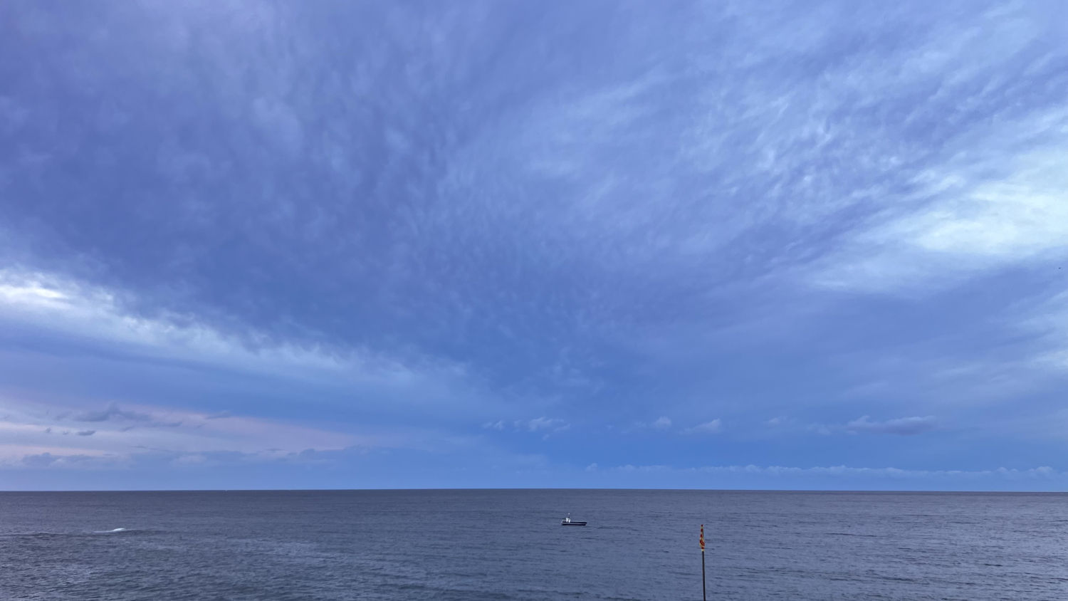 Azul y gris en Calella de Palafrugell.
