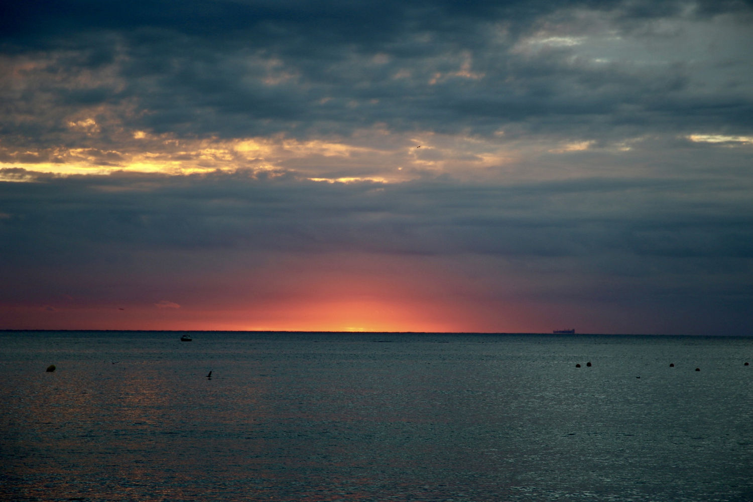 El destello del sol en La Fosca de Palamós.