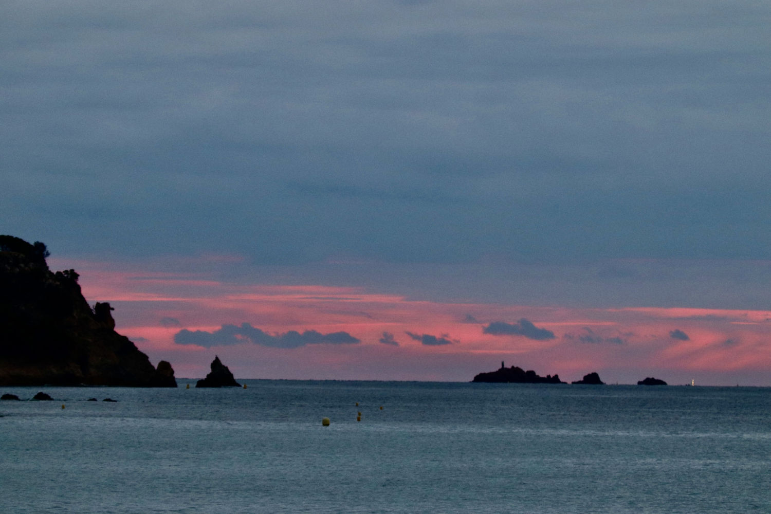 Bello amanecer desde La Fosca de Palamós.