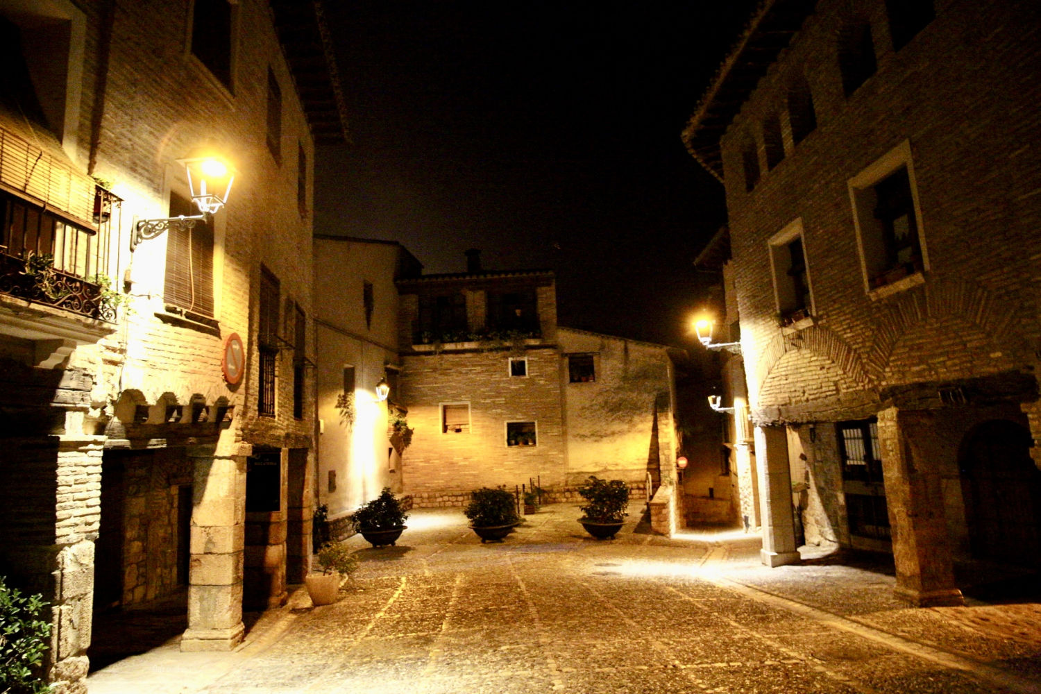 Paseo nocturno por Alquézar.