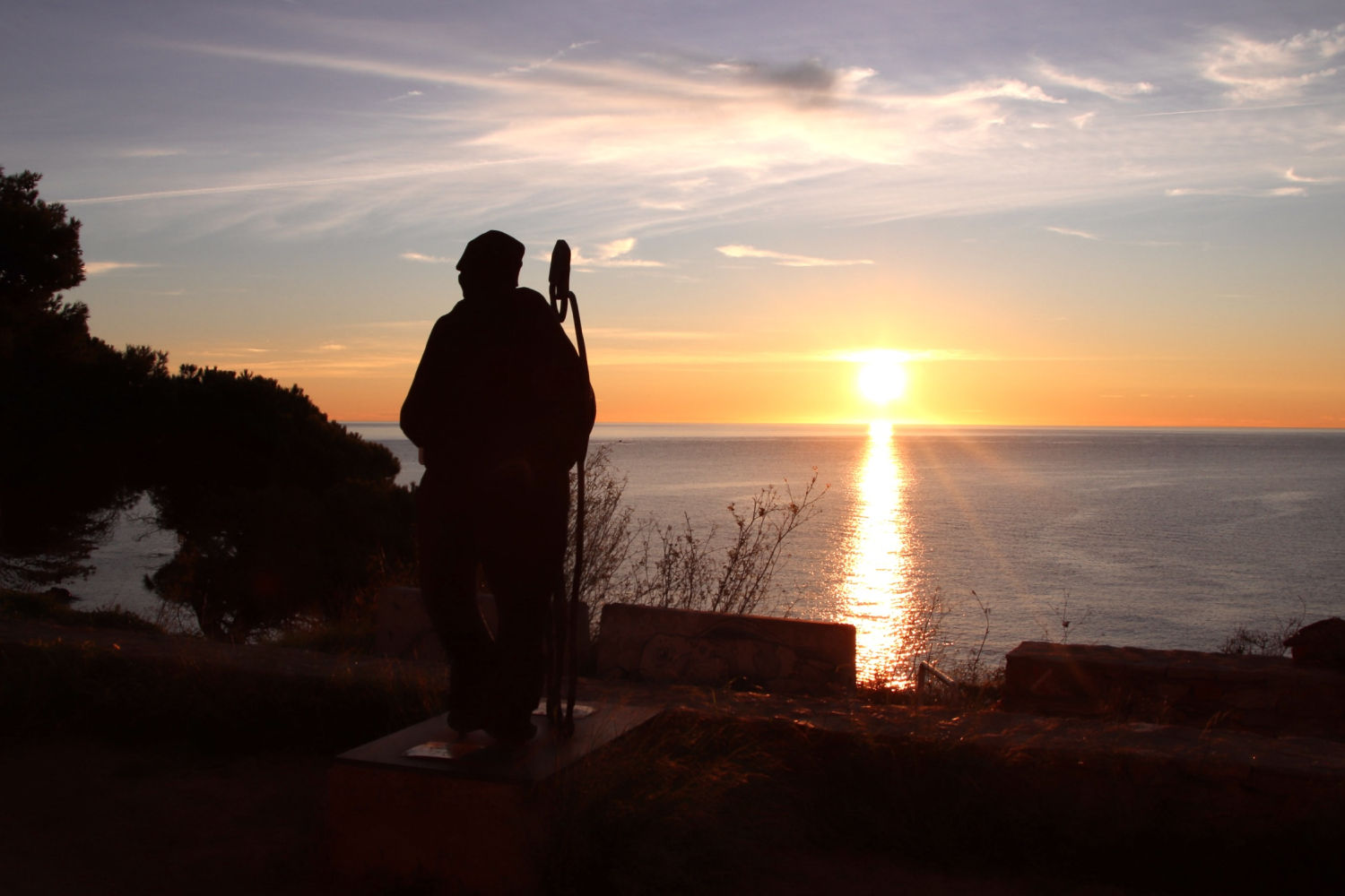 Amanecer en el camino de ronda entre Calella de Palafrugell y Llafranc.