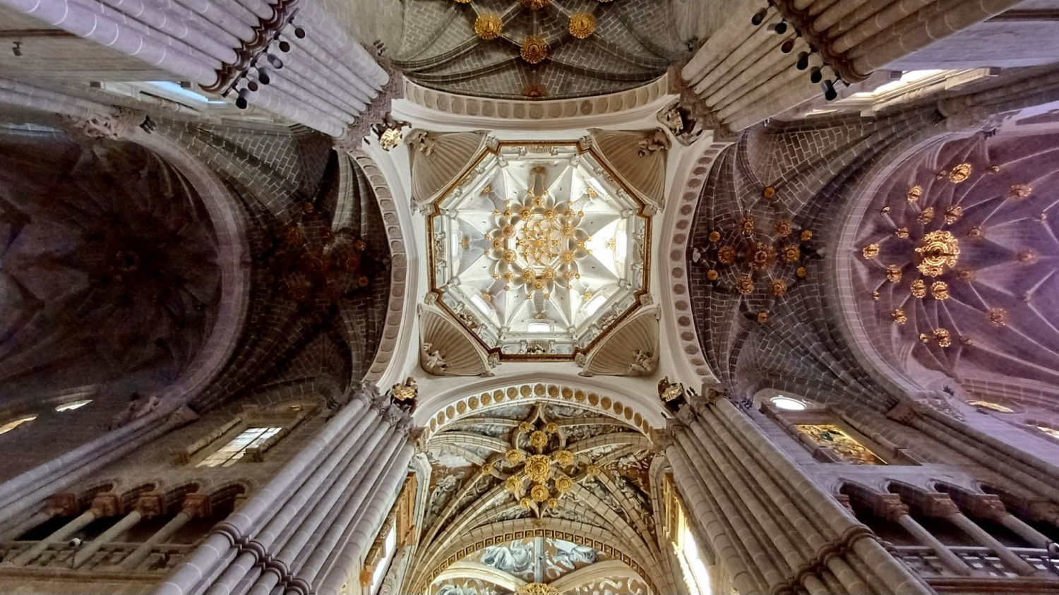 Impresionante techo de la catedral de Santa María de la Huerta.