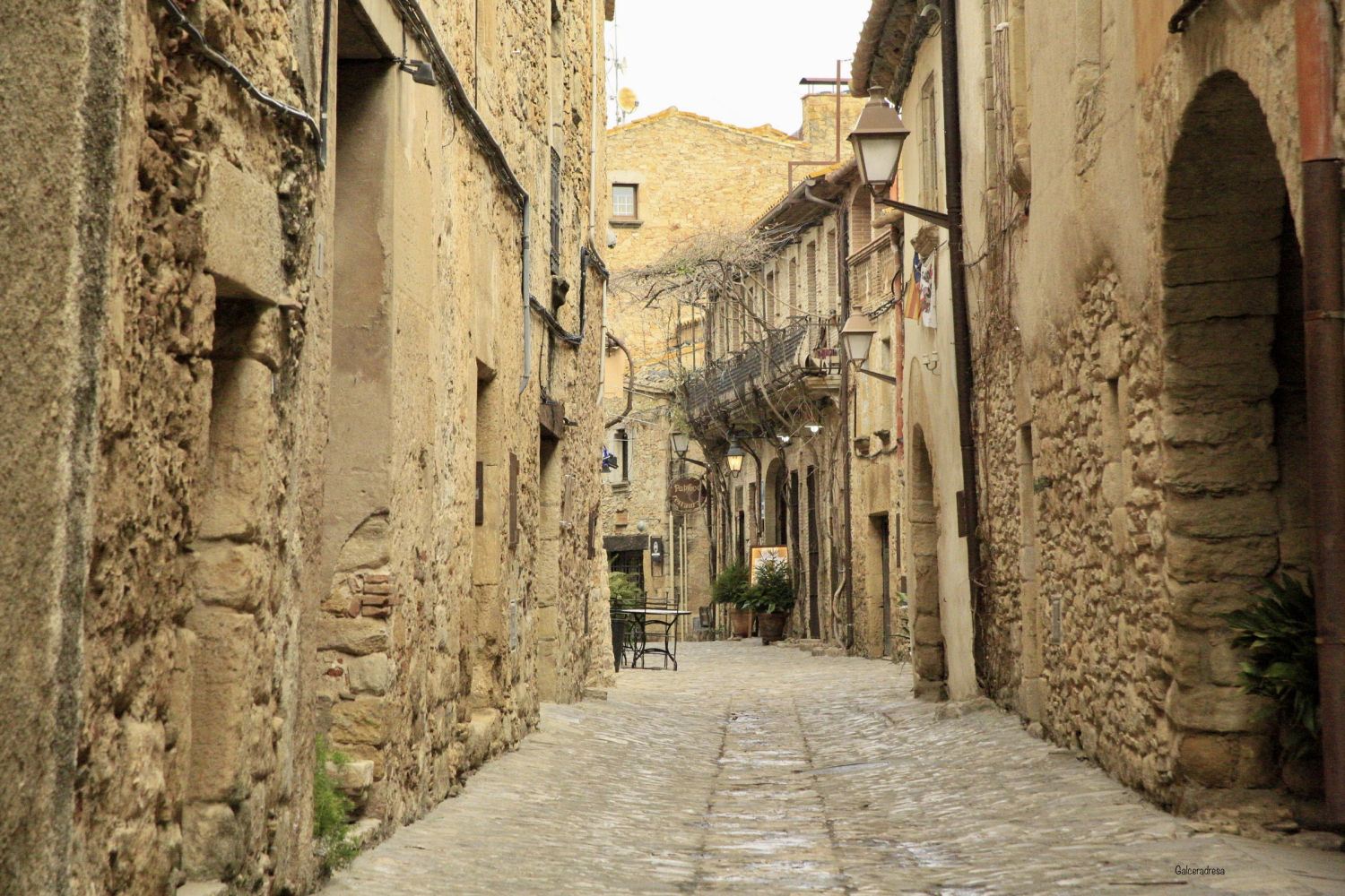 Callejeando por Peratallada.