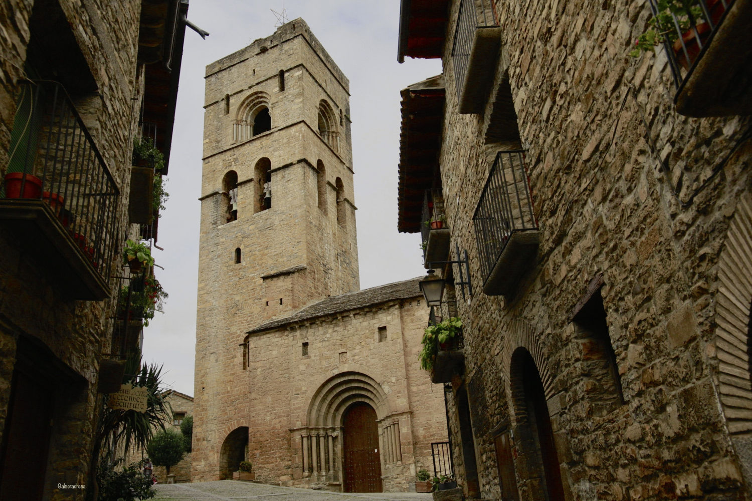 Iglesia de Aínsa.