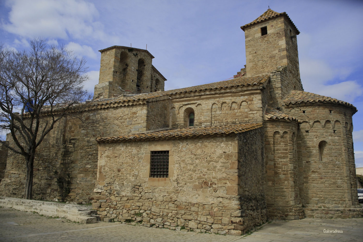 Conjunto de la iglesia románica de Ullastret.
