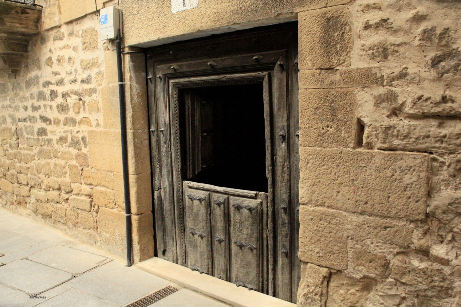 Detalle de una puerta antigua.