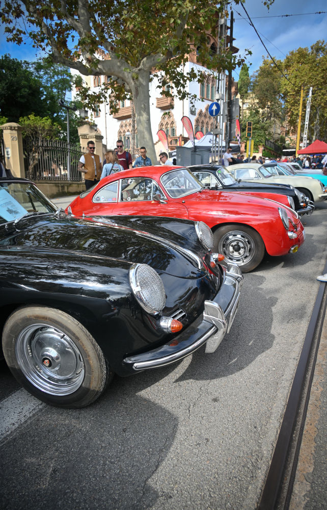 Vehículos de época en la conmemoración de la Copa Tibidabo.