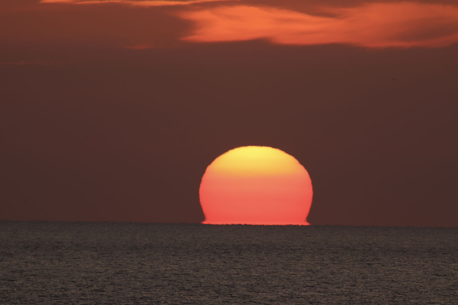 Se va formando el efecto omega.