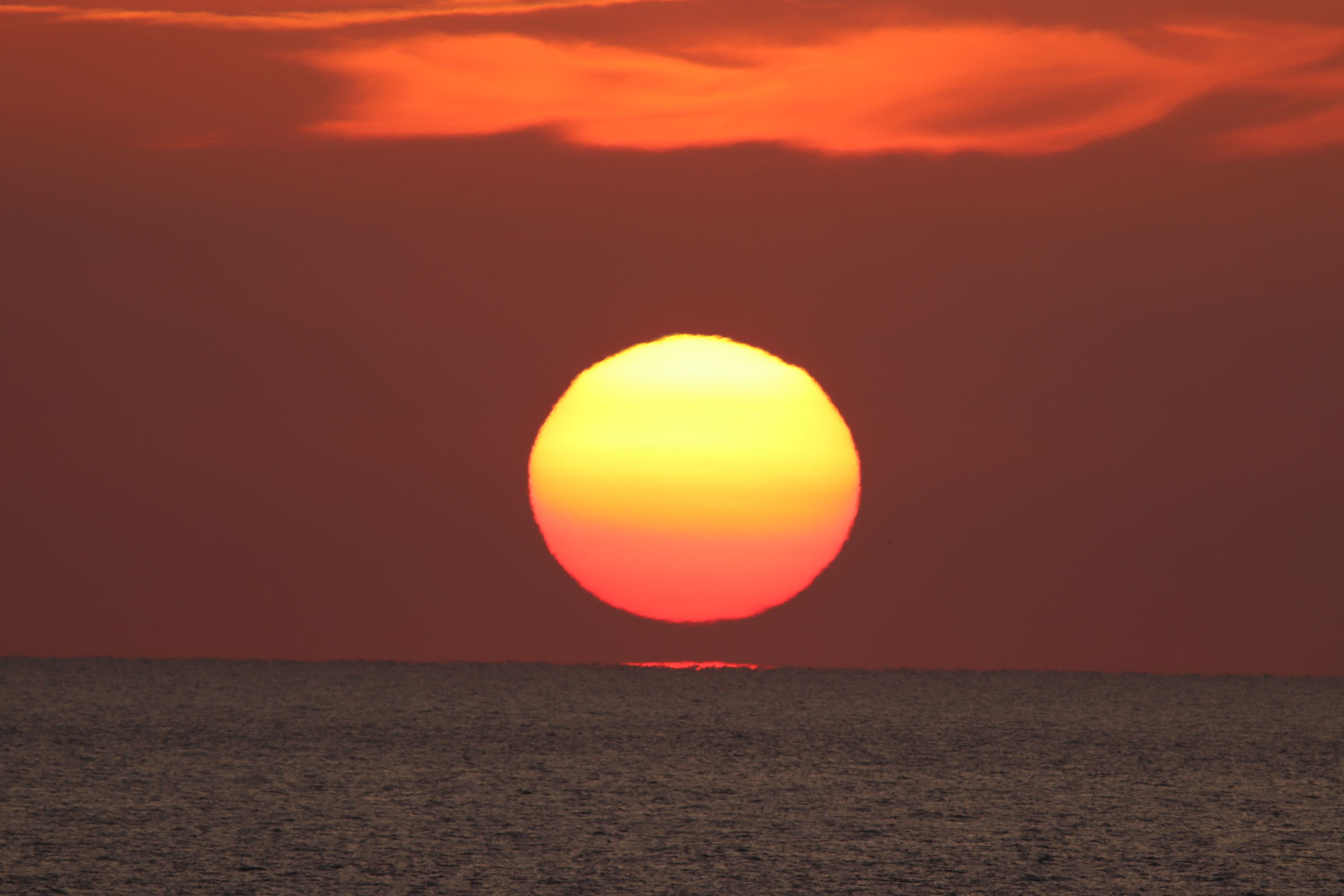La belleza del efecto solar al amanecer en Llafranc.