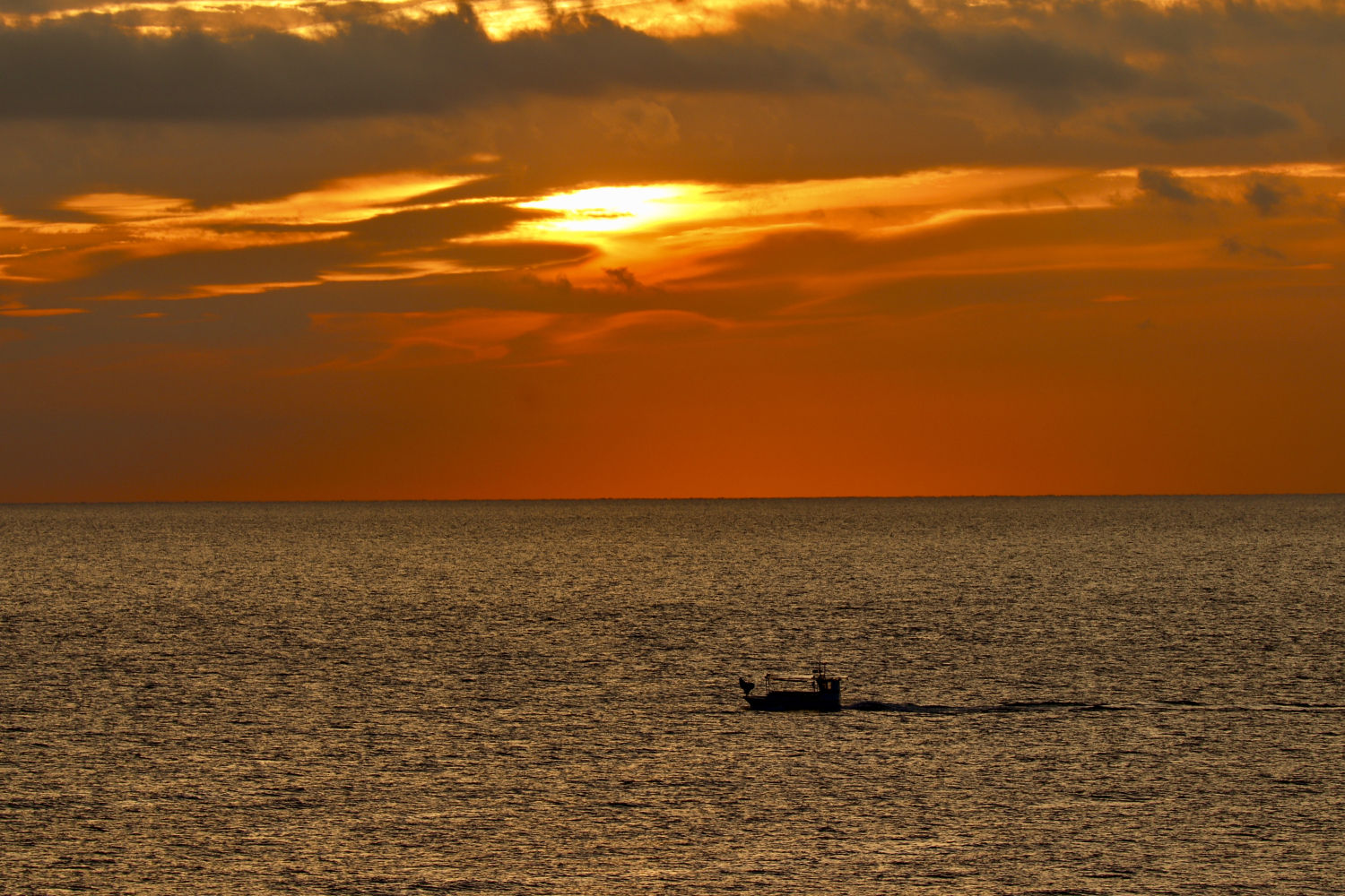 Amanecer en el mar de Llafranc.